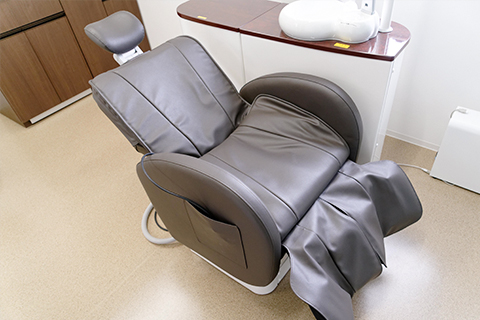 中央区篠原町・おおすぎファミリー歯科・マッサージ機能付き診療チェア